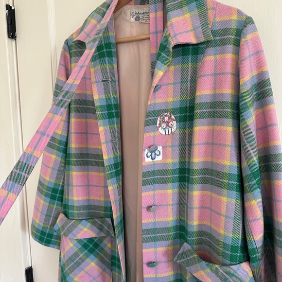 Vintage 100% wool lightweight plaid belted trench coat — truly one of a kind! - Picture 10 of 15